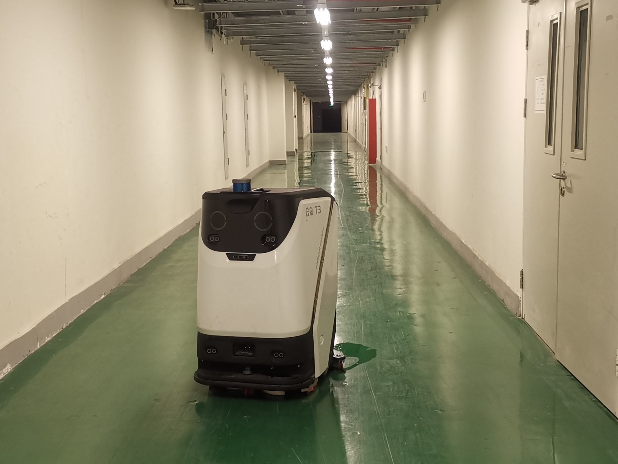 浙江某科技館名氣打響了！近期好評率提高了80%原來竟是引入坦力智能洗地機器人